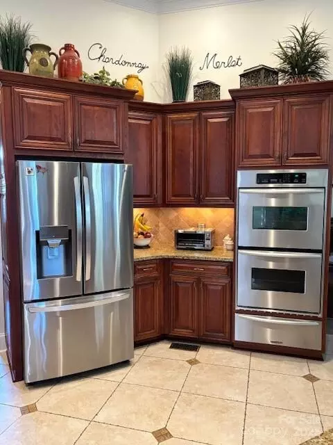 Kitchen - 270 Bent Tree Dr, Stanley, NC 28164 photo 3 of 3