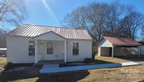 110 Fall Hollow Ln, Troutman, NC 28166