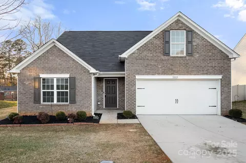 5021 Ashley Place Dr, Bessemer City, NC 28016