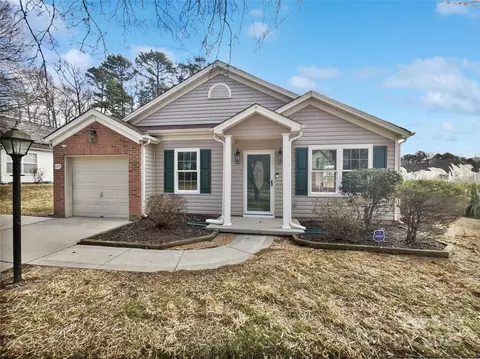 8035 Bristle Ln, Charlotte, NC 28214
