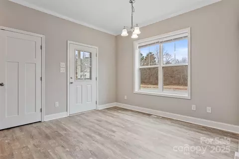1052 33rd Avenue Ne Loop NE, Hickory, NC 28601 photo 7