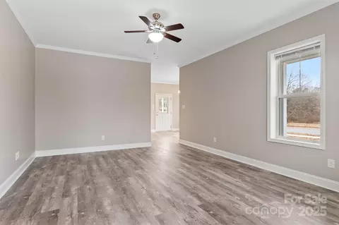 1052 33rd Avenue Ne Loop NE, Hickory, NC 28601 photo 4