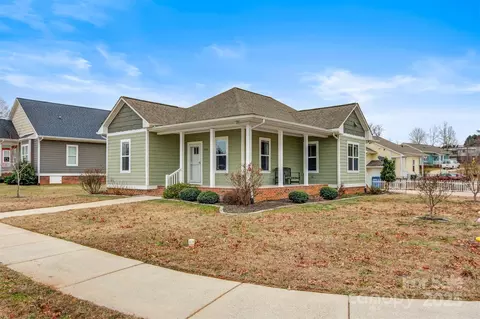 1052 33rd Avenue Ne Loop NE, Hickory, NC 28601