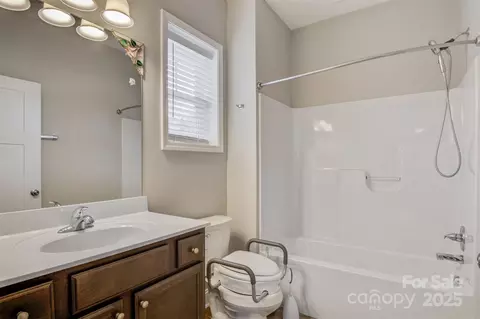 1052 33rd Avenue Ne Loop NE, Hickory, NC 28601 photo 20