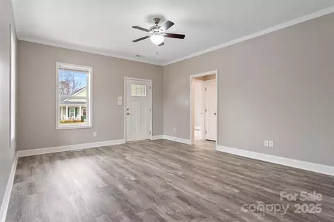 1052 33rd Avenue Ne Loop NE, Hickory, NC 28601 photo 2