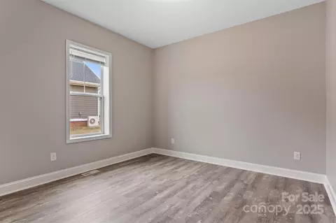1052 33rd Avenue Ne Loop NE, Hickory, NC 28601 photo 24