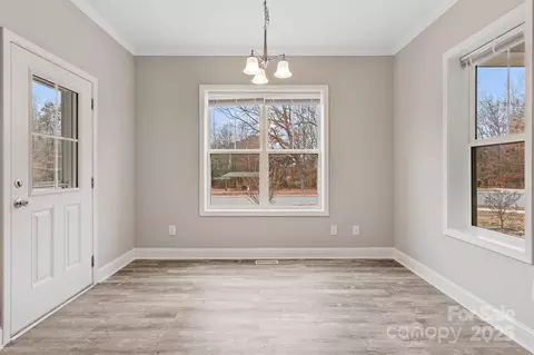 1052 33rd Avenue Ne Loop NE, Hickory, NC 28601 photo 5