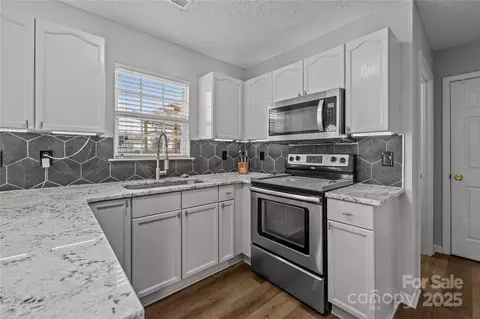 Kitchen - 3000 Trellis Ln, Monroe, NC 28110 photo 3 of 4