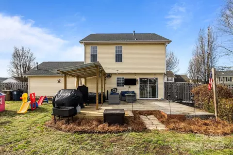 Exterior - 3000 Trellis Ln, Monroe, NC 28110 photo 3 of 6