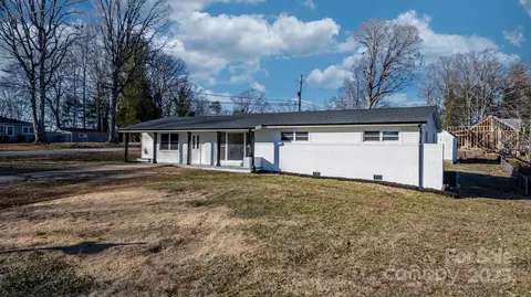 1922 Marigold Se Ln SE, Hudson, NC 28638