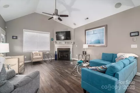 8176 Viscount Ct, Denver, NC 28037 photo 4
