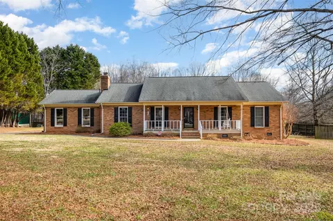 Exterior - 2222 Fox Hunt Dr, Monroe, NC 28110 photo 5 of 5