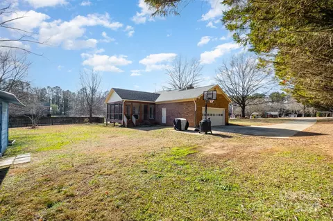 Exterior - 2222 Fox Hunt Dr, Monroe, NC 28110 photo 4 of 5
