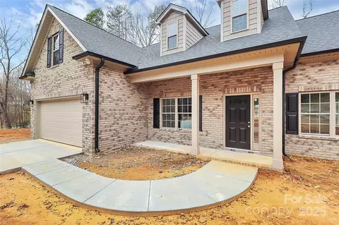 5230 Club View Dr, Concord, NC 28025