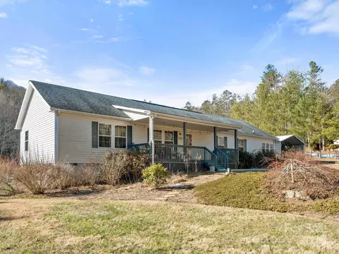 1140 Terrys Gap Rd, Hendersonville, NC 28792