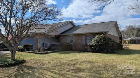 129 Resada Dr, Brevard, NC 28712