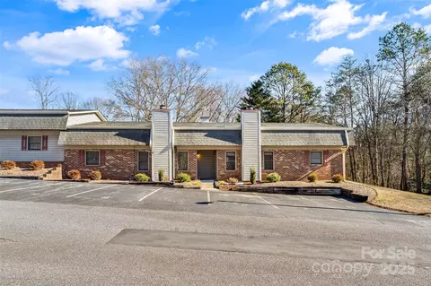 232 14th S Avnu Ave SE #E, Hickory, NC 28602
