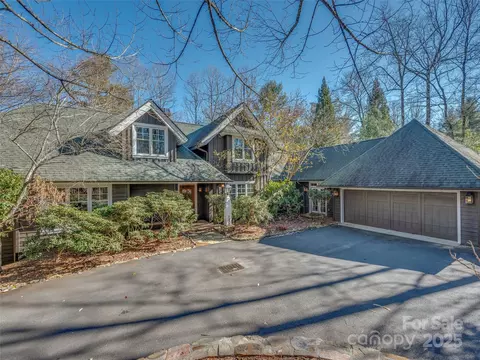179 Chattooga Run, Hendersonville, NC 28739