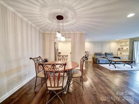 1323 Queens 407 Rd #407, Charlotte, NC 28207
