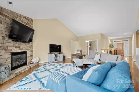 3976 Stadler Ne Dr NE, Conover, NC 28613 photo 4