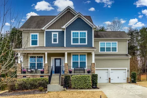 17114 Belmont Stakes Ln, Charlotte, NC 28278