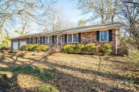 2111 Greenleaf Dr, Gastonia, NC 28054