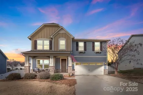 5055 Stonehill Ln, Matthews, NC 28104