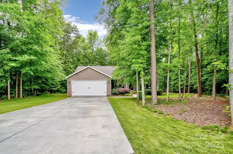 175 Riverwood Dr, Lexington, NC 27292