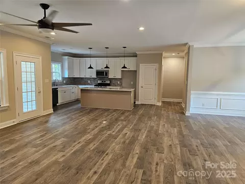 Living - 609 Shiloh Unity Rd, Lancaster, SC 29720 photo 4 of 4