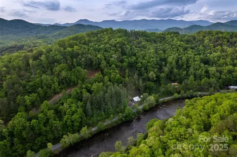 3 Big Trout Rd, Sylva, NC 28779