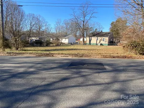 1416 Old Charlotte 10 Rd #10, Statesville, NC 82677