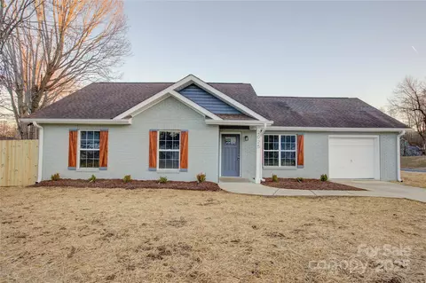 2025 Sloan Dr, Charlotte, NC 28208