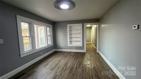 205 Main W Ave W, Hildebran, NC 28637