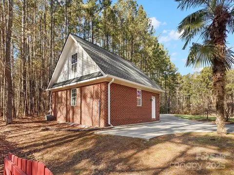 2044 Standing Timber Rd, Lancaster, SC 29720 photo 5