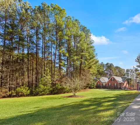 2044 Standing Timber Rd, Lancaster, SC 29720 photo 2