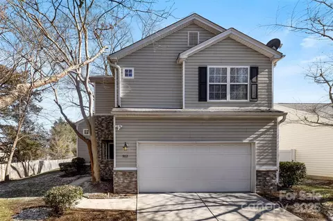 9112 Meadowmont View Dr, Charlotte, NC 28269