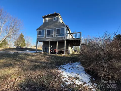 34 Point Lookout Cir, Hendersonville, NC 28792
