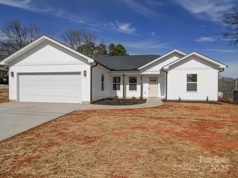 1112 Wiscassett St, Albemarle, NC 28001