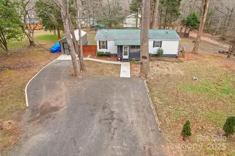 3510 Oakwood Ave, Claremont, NC 28610