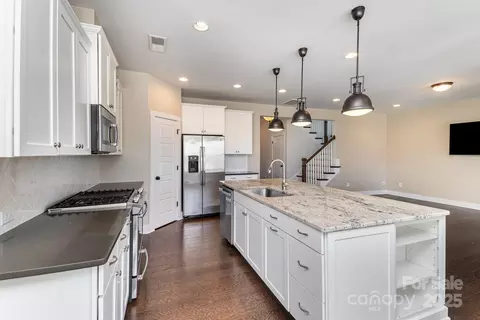 630 Daventry Ct, Clover, SC 29710 photo 10