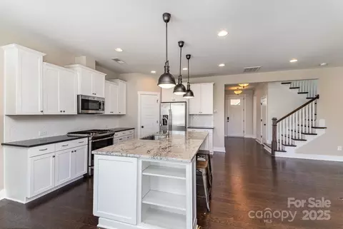 630 Daventry Ct, Clover, SC 29710 photo 7