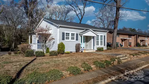 771 4th Nw St NW, Hickory, NC 28601