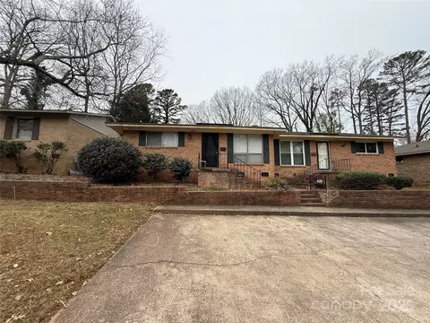 4818 Highlake Dr, Charlotte, NC 28215