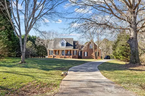 304 Forbes Ct, Clover, SC 29710