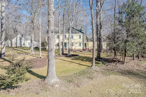2420 Carson Dr, Waxhaw, NC 28173
