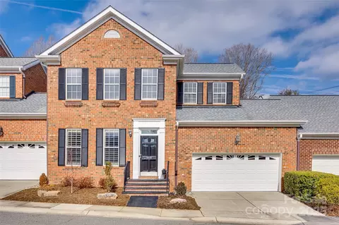 9439 Bonnie Briar Cir, Charlotte, NC 28277