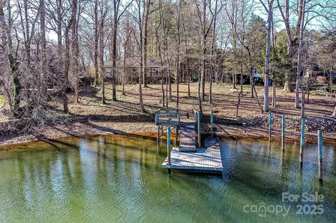 8163 Hope Dr, Denver, NC 28037