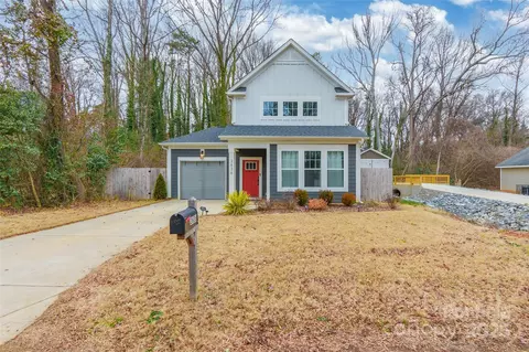 2636 Elmin St, Charlotte, NC 28208