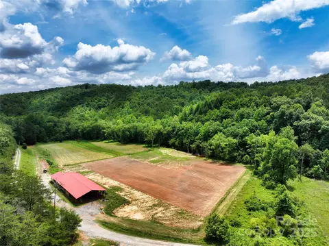 Lucky Horse Lane, Lake Lure, NC 28746