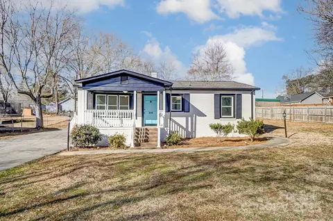 210 Dixie Dr, Kannapolis, NC 28083